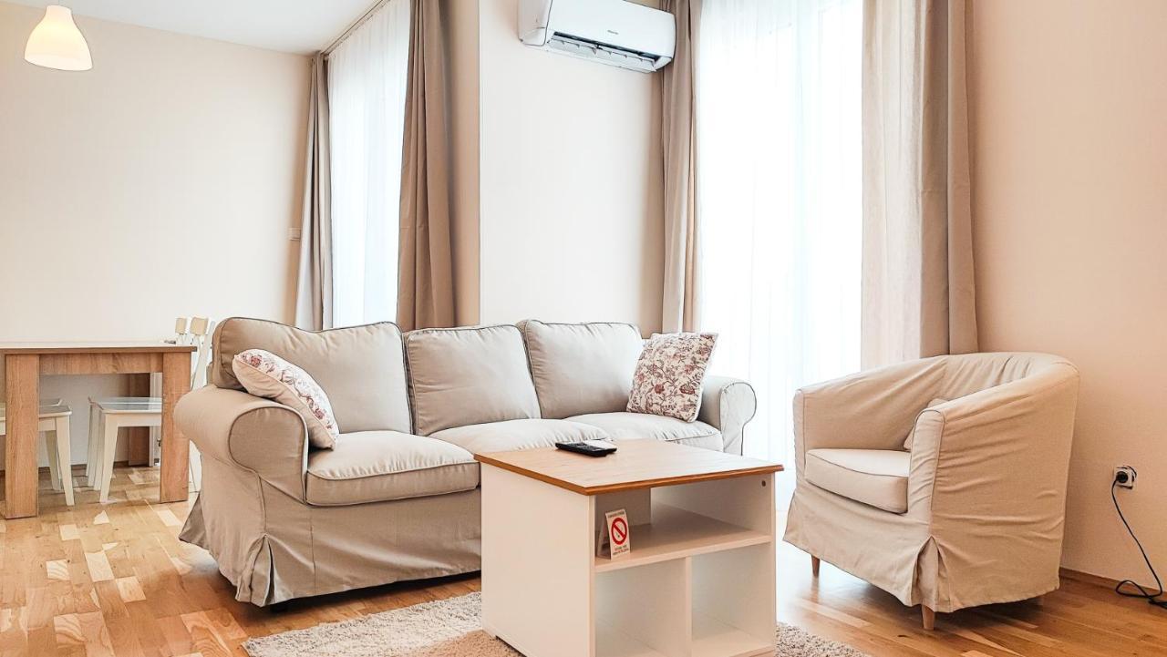 Filinhome Papa Suite 5 Novi Sad Luaran gambar